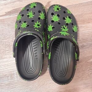 Kids Black and Green Clogs
